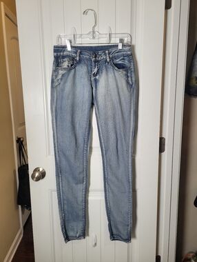 EJ Fashion Classic low rider Light Wash Women's Stretch Jeans.  Size 3